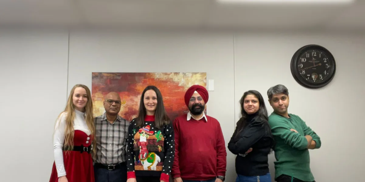 The wider Inabia team assembled for a group photo